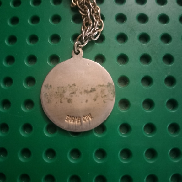 SCORPIO PENDANT BY SARAH COVENTRY ON A FAUX GOLD CHAIN - Picture 5 of 7